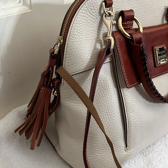 Dooney & Bourke cream satchel bag - Picture 4 of 16